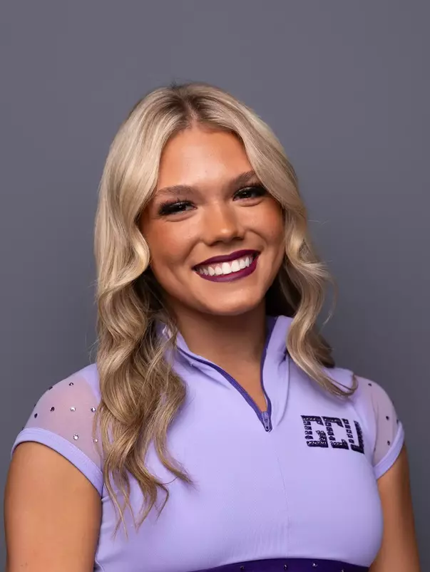 Baylee Bowden Headshot