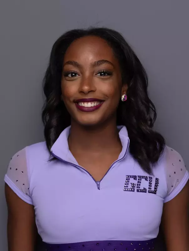 Madison Henry Headshot