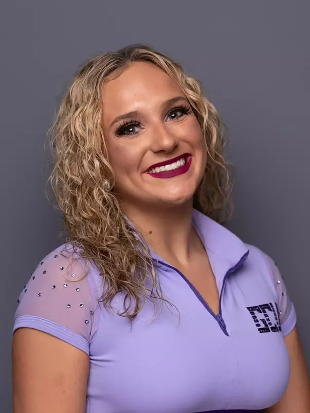 Ella Osborne Headshot