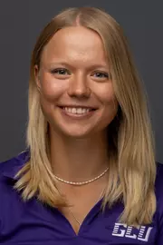 Clara Düer Headshot