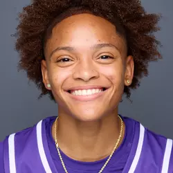 Chloe Mann Headshot