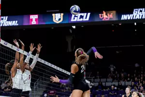 katie swinging in match vs Temple