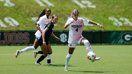 Georgia defender Maddy Herniter (4) during Georgia's match against Milwaukee at Turner Soccer Complex in Athens, Ga., on Sunday, Aug. 23, 2026. (Camille Menzies/UGAAA)