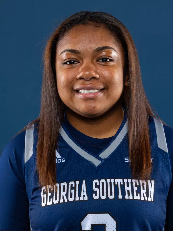 Daeja Holmes 2020-21 Headshot