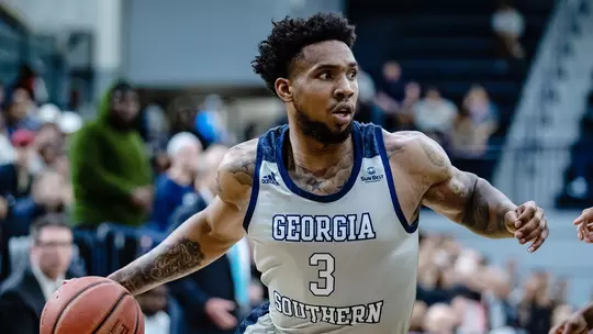 Men’s Basketball Seniors Set to Finish Strong