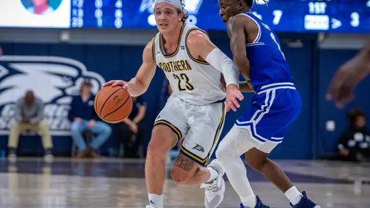 MBB Feature: Veteran Eagles Serve as Mentors