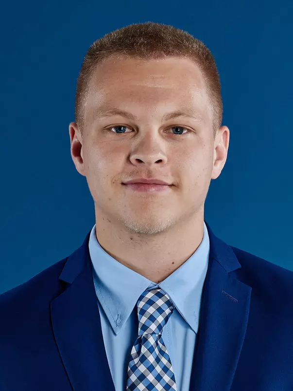 Davis_Evan_Headshot24