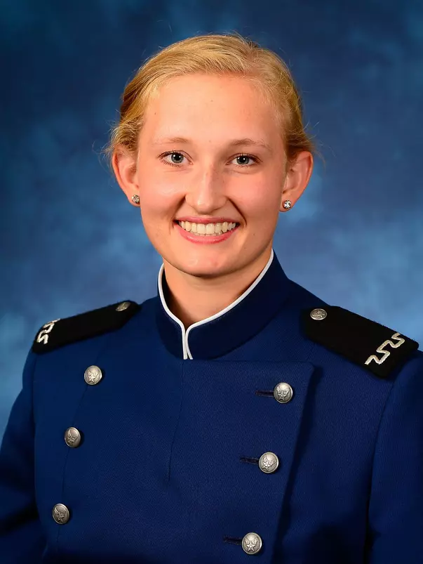 Ashley Buzzelli Headshot