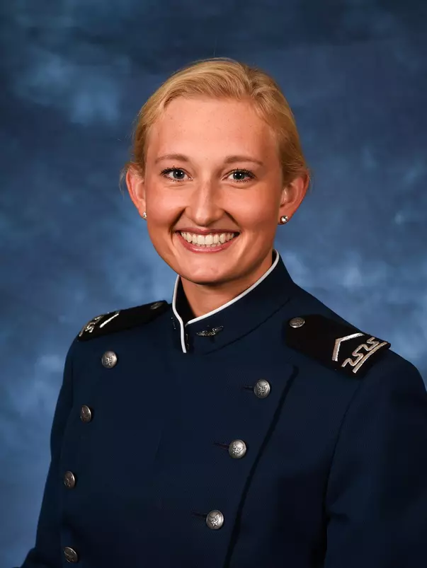 Ashley Buzzelli Headshot