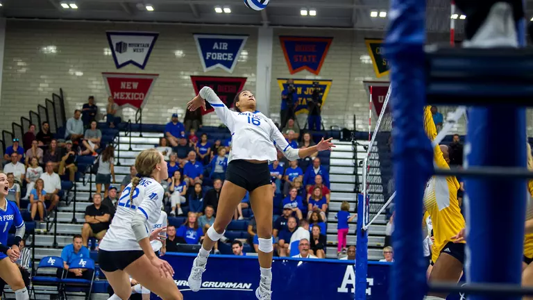 Fall Sport Senior Spotlight: Mackenzie Robertson