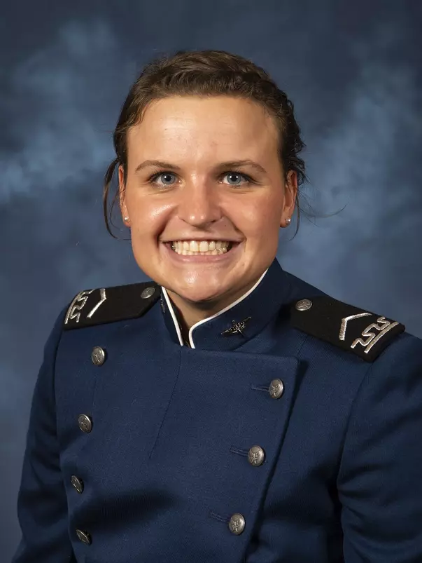 Ally Carlin Headshot