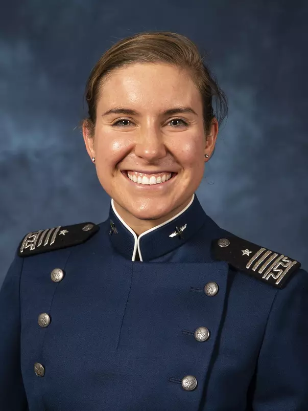 Kelsey Linzmeyer Headshot