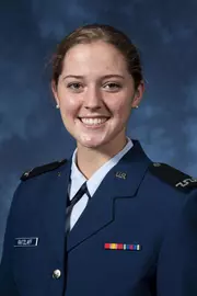 Bella Ratzlaff Headshot