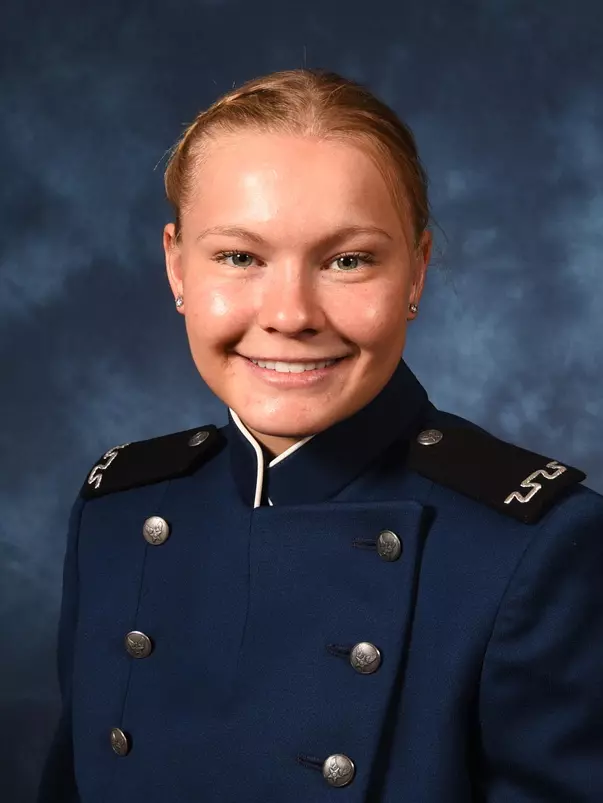 Kinzie Etzelmiller Headshot