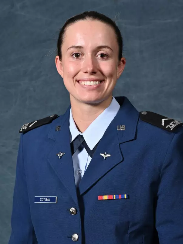 Abby Cotuna Headshot 2023-24