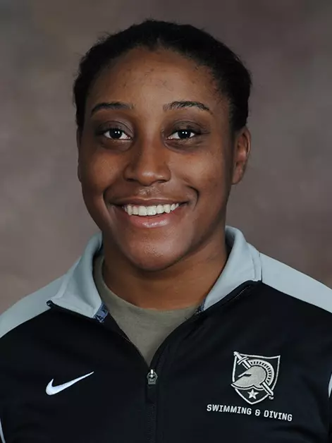 Parry_Nicole_Headshot