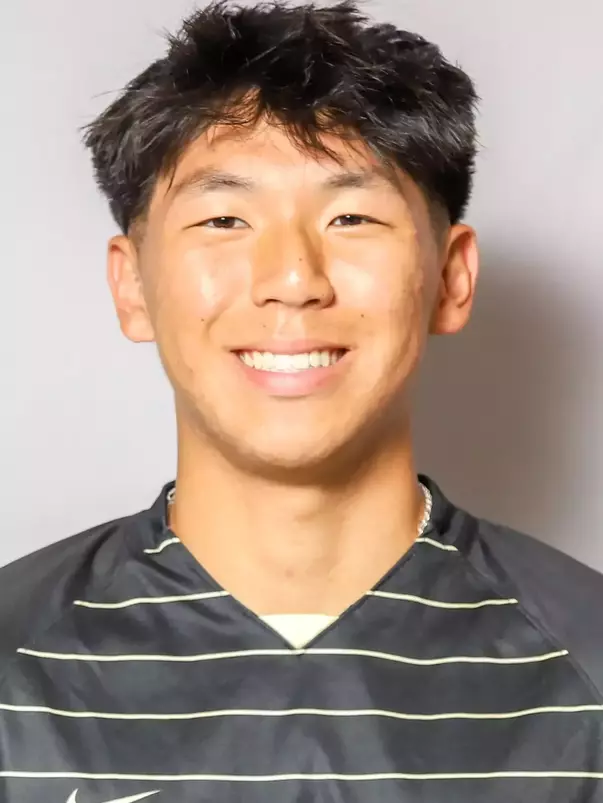 #33 Andrew Kim Headshot with soccer uniform on.