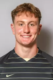 #5 Kelly Cooper Headshot with soccer uniform on.