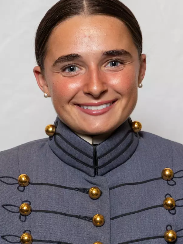 Abby Dold 2027 Headshot