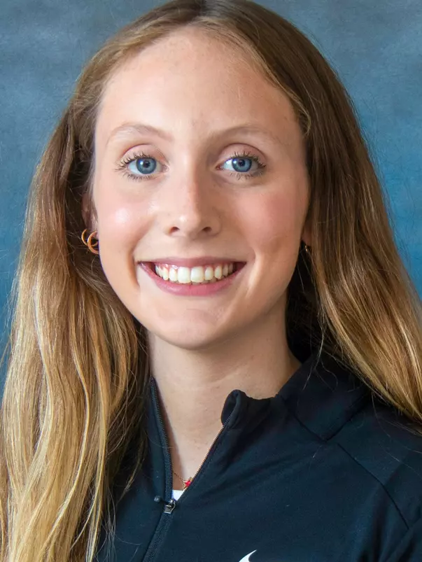 Julianna Hays headshot