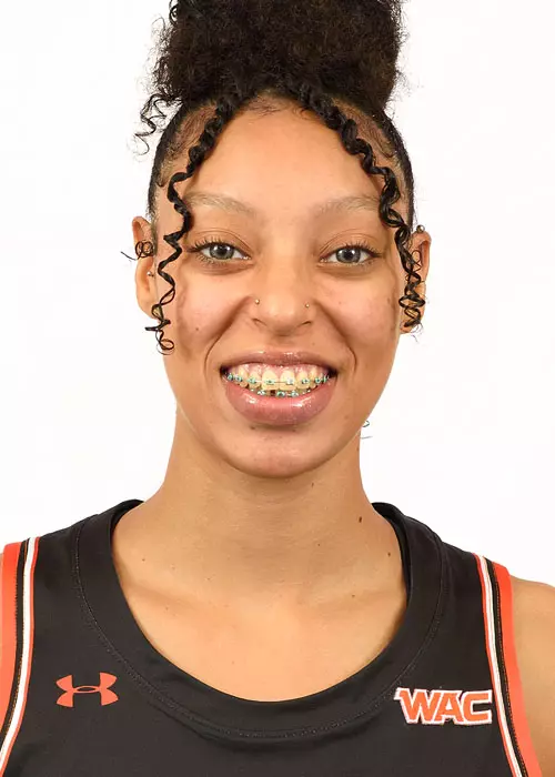 Madelyn Batista 2022 Head Shot