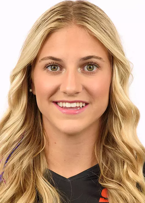 Abby Clayton 2022 Head Shot