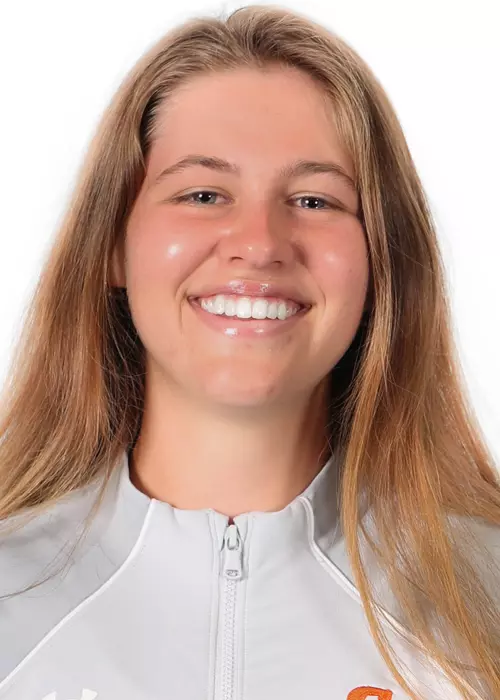 McKenzy Byfield 2022 Head Shot