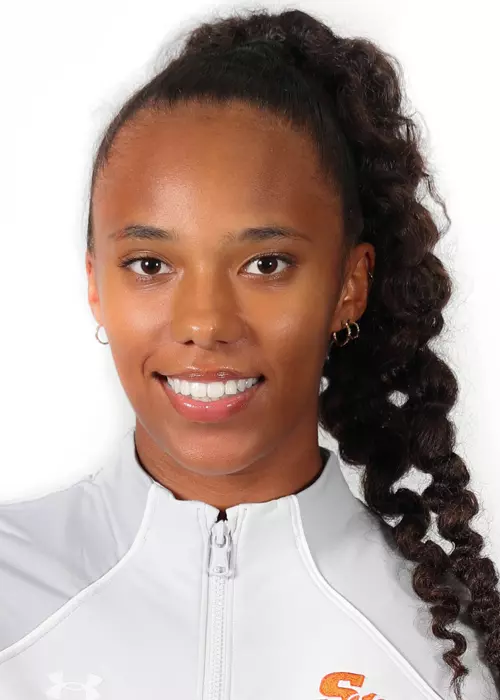 Aaliyah Hohmann 2022 Head Shot