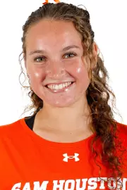 Vianne Schwab 2024 head shot