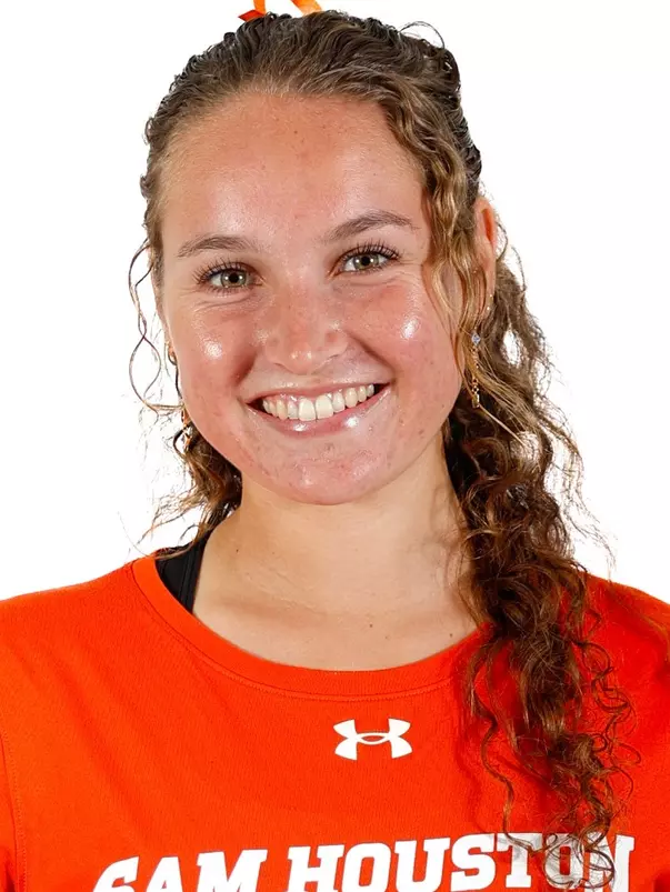 Vianne Schwab 2024 head shot