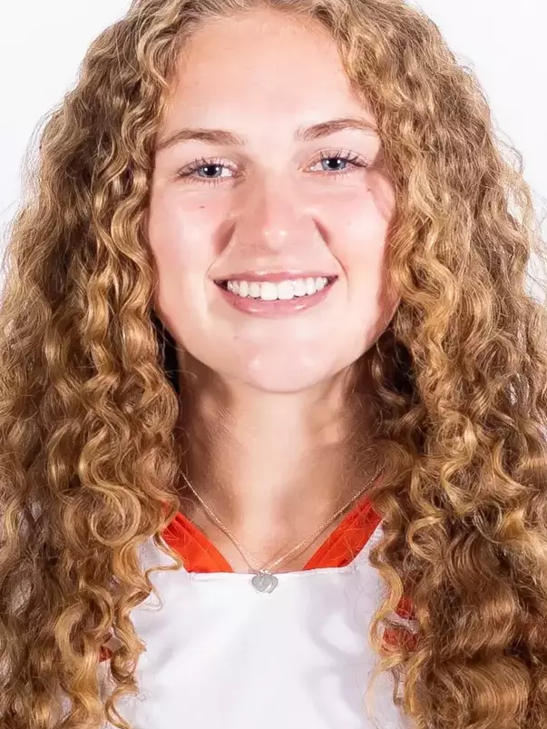 Ruth Larsen 2024 head shot