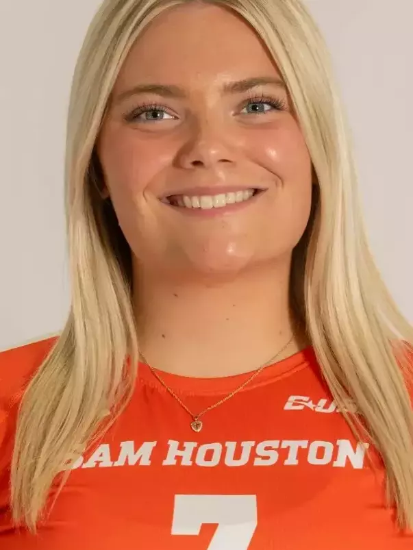 Carleigh Schluter 2025 head shot