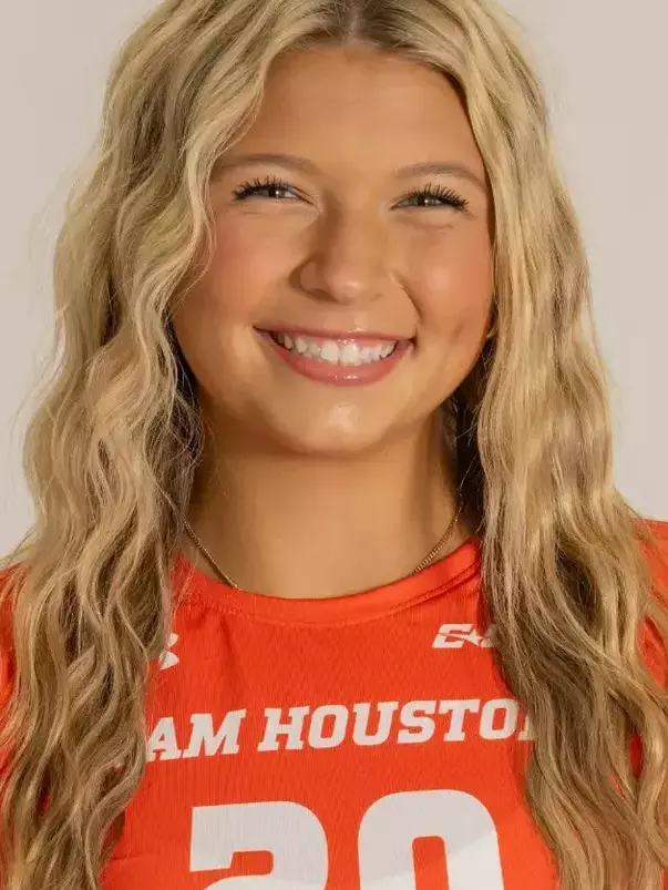 Bella Wood 2025 head shot