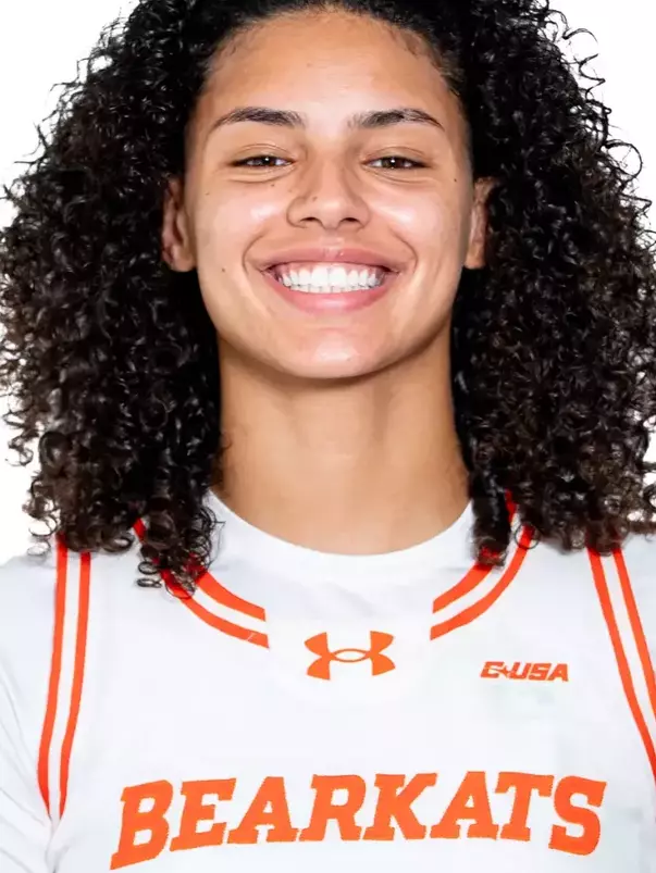 Leanna Pabst 2026-27 Head Shot