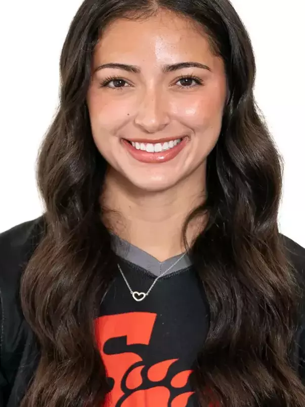 Bella Perez 2027 head shot