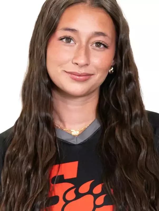 Abigail Young 2027 head shot