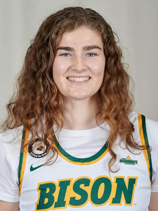 Hildebrandt_Katie_2122_Headshot_Cropped