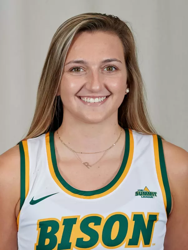 Novak_Rachel_2122_Headshot_Cropped