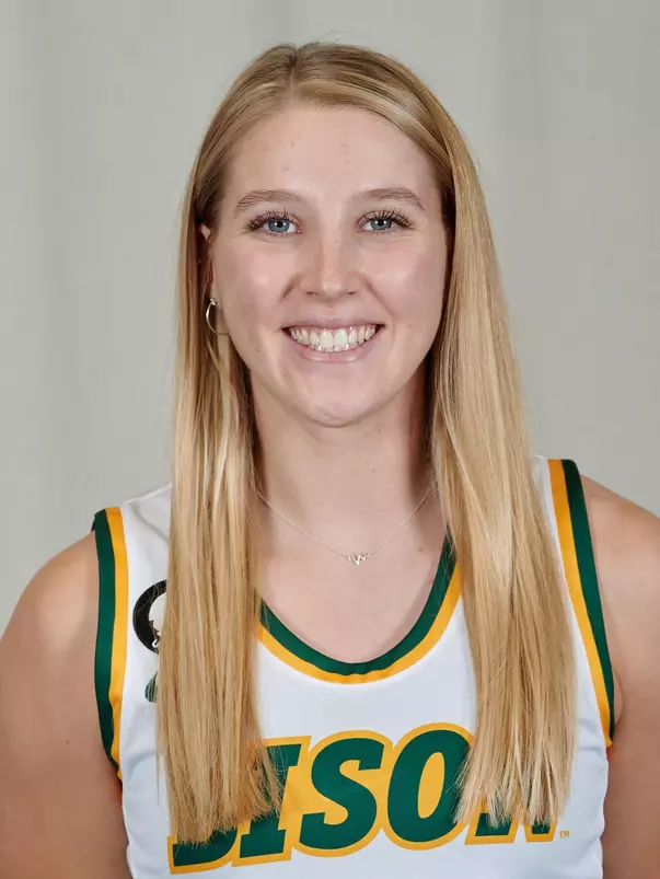 Schulte_Abby_2122_Headshot_Cropped