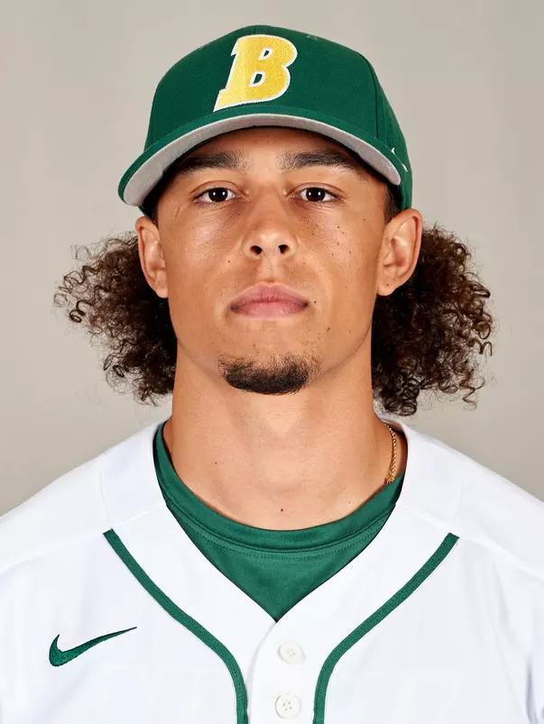 Terrell_Huggins_2022_Base_Headshot_Crop
