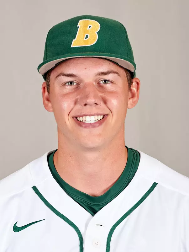 Zach_Kluvers_2022_Base_Headshot_Crop