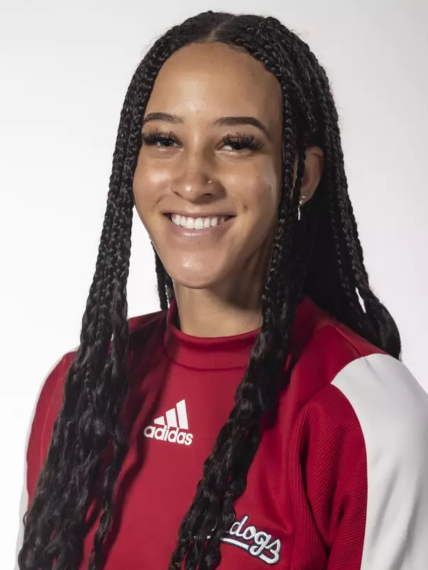 pipion, cionna headshot