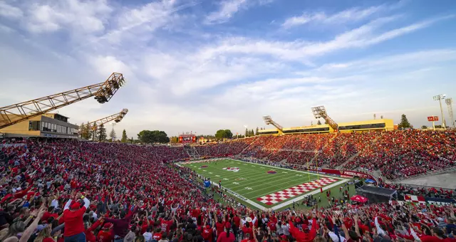 Football, Stadium, Crowd