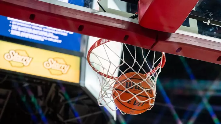 Basketball hoop