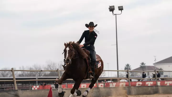 Brogan Hill, reining