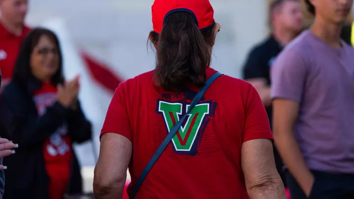 coaches caravan - V shirt
