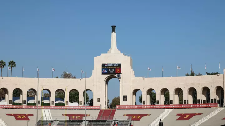 The Fresno State Bulldogs take on the USC Trojans at the Los Angeles Memorial Coliseum in Los Angeles, CA on September 17, 2022. (Samuel Marshall Photography)