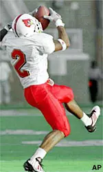 Football Trio Accepts Invitations to Hula Bowl