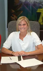 Danielle Kom Inks with the Cardinals