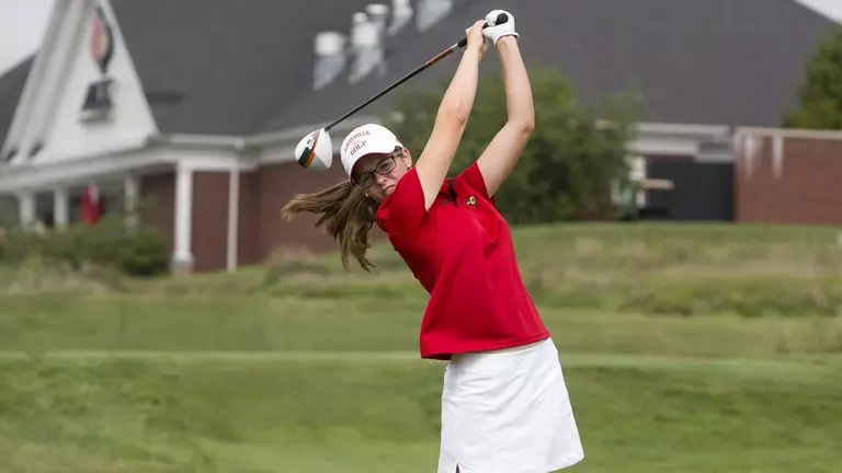 Kehoe Leading Field, Paces Women’s Golf at Bearcats Fall Classic